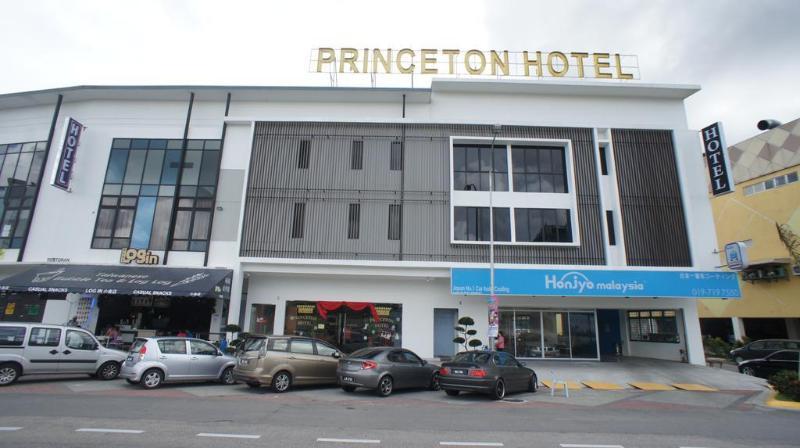 Hotel Zamburger Bukit Indah Johor Bahru Exteriör bild