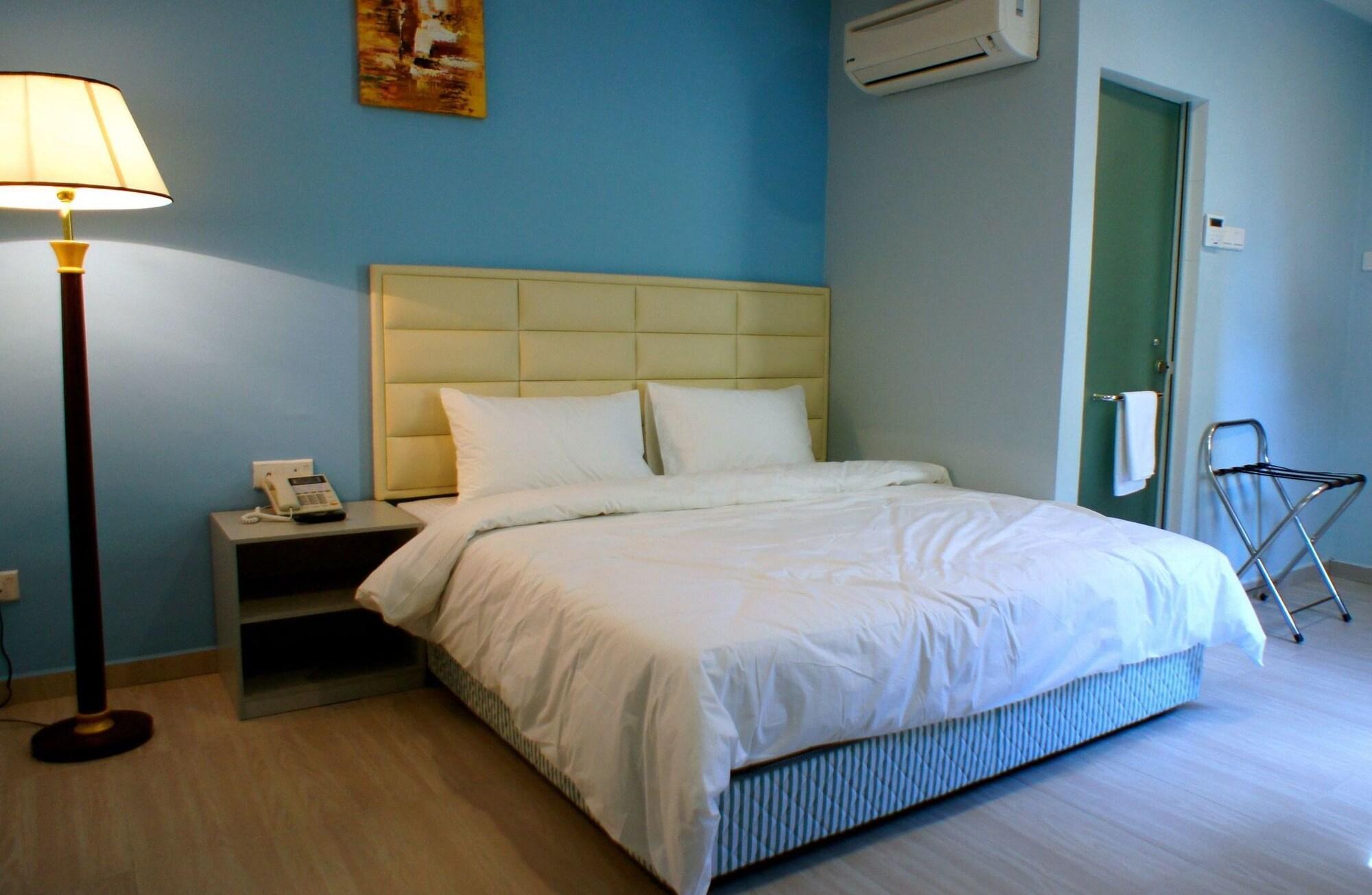 Hotel Zamburger Bukit Indah Johor Bahru Exteriör bild