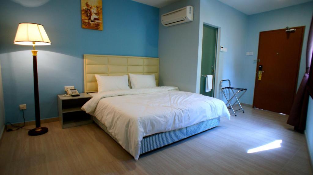 Hotel Zamburger Bukit Indah Johor Bahru Rum bild