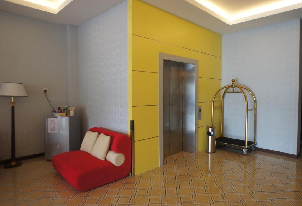 Hotel Zamburger Bukit Indah Johor Bahru Exteriör bild