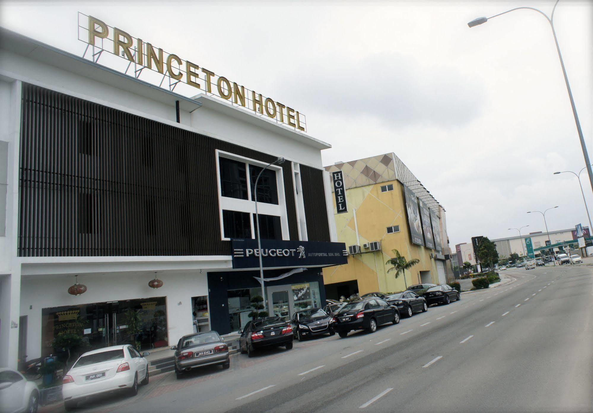 Hotel Zamburger Bukit Indah Johor Bahru Exteriör bild